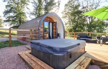 Goose Pod at Salford Court Farm Fishing Cabins Holiday Cottage