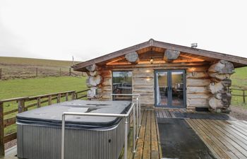 Douglas Cabin at Salford Court Farm Fishing Cabins Holiday Cottage