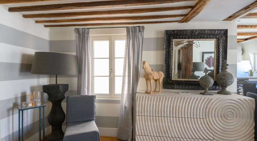 Photo of The Grey Stripes