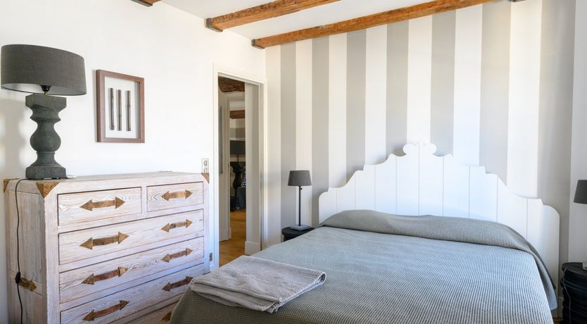 Photo of The Grey Stripes