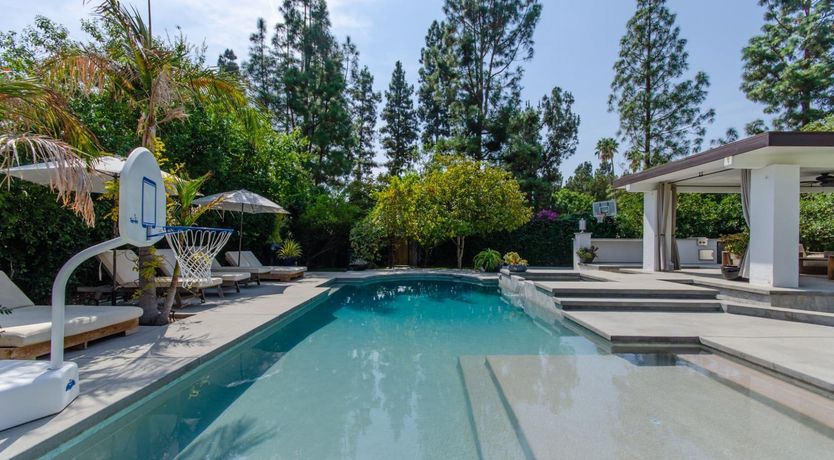 Photo of Poolside Botanica