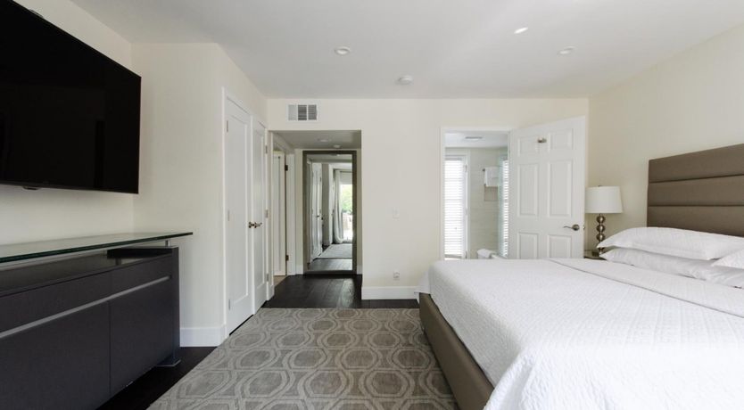 Photo of Poolside Botanica