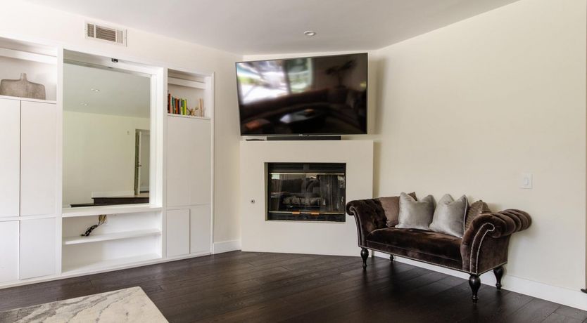 Photo of Poolside Botanica