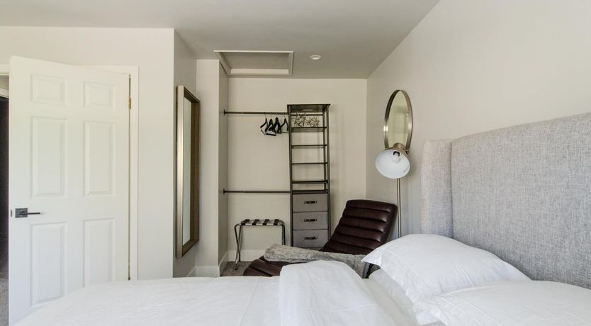 Photo of Poolside Botanica