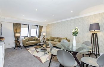 Mayfair Lady Apartment