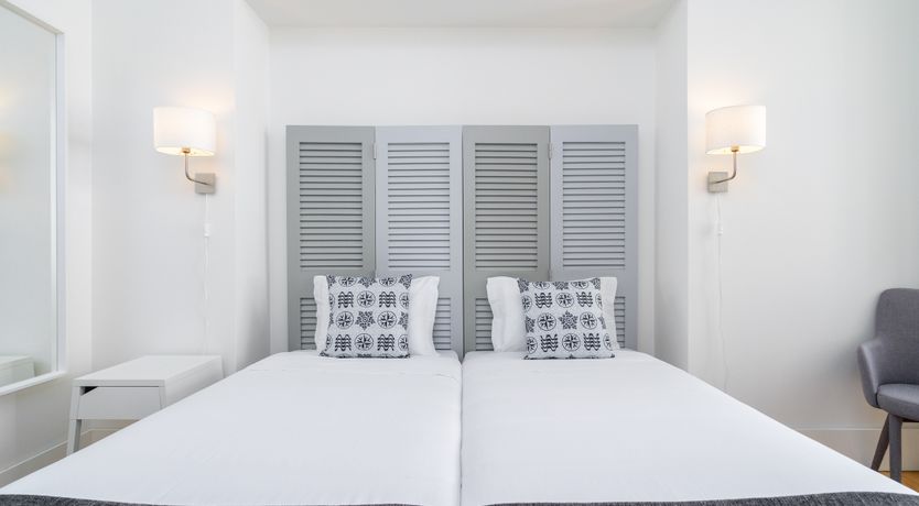 Photo of Porcelain Club