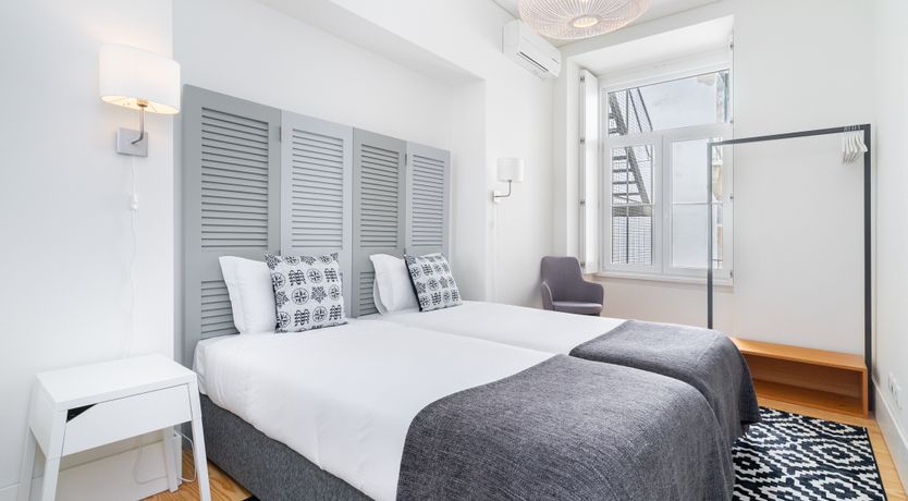 Photo of Porcelain Club