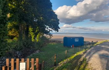 Seashore Shepherds Hut @ Moat Farm Holiday Cottage