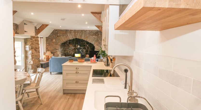 Photo of Sunstone (Garreg Haul)