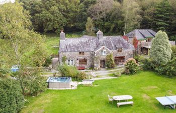 River Dipping Holiday Cottage