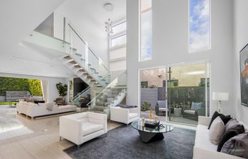 Hollywood Forever Holiday Home