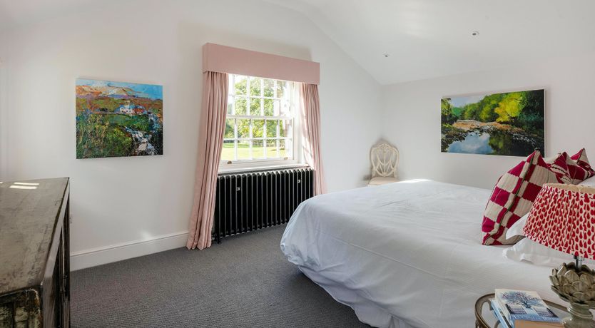 Photo of Horse & Carriage