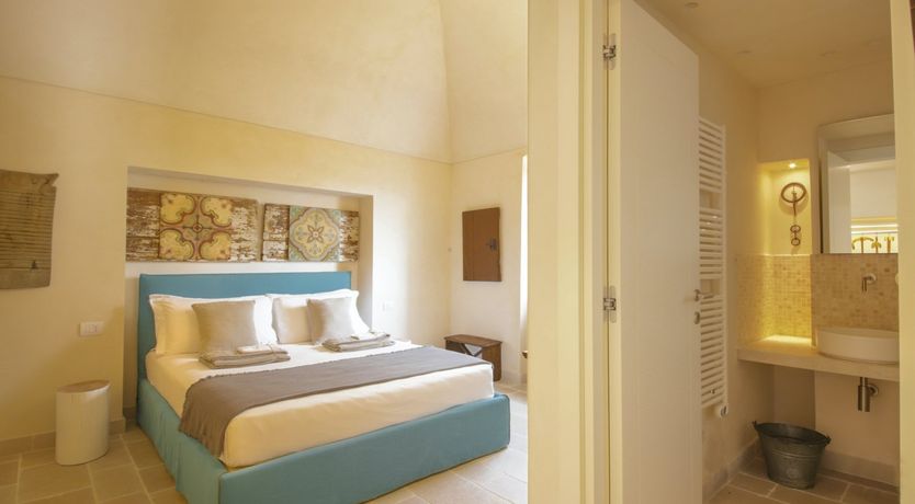 Photo of Tiles & Terracotta