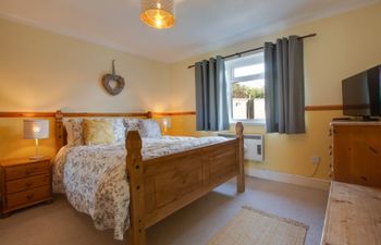 Brevyn Holiday Cottage