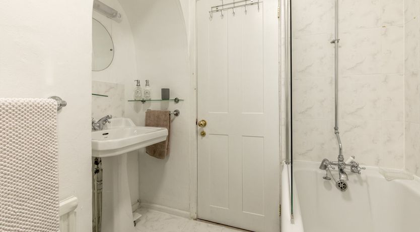 Photo of Regency Crescent