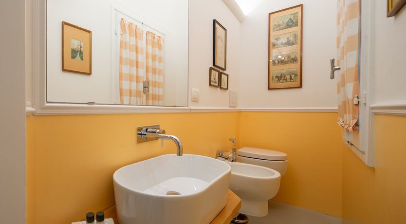 Photo of Gold Lilium