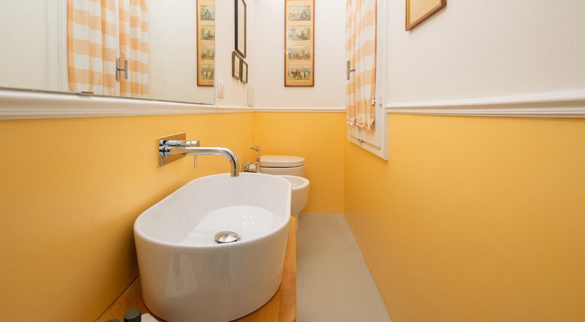 Photo of Gold Lilium