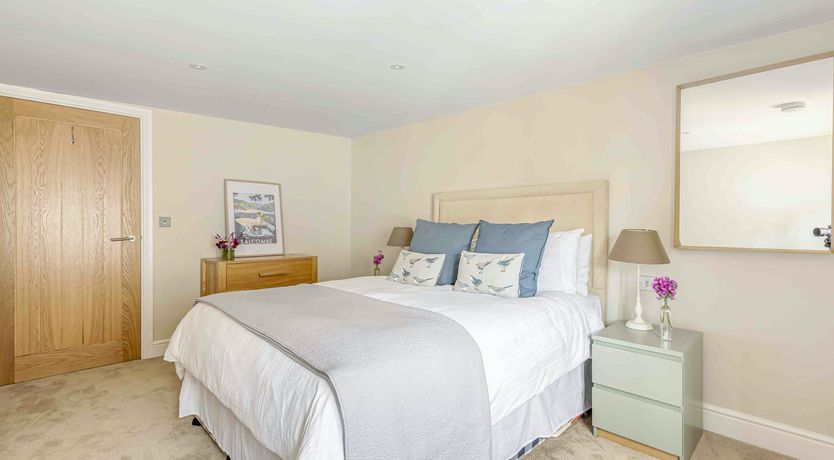 Photo of Harbour Breeze