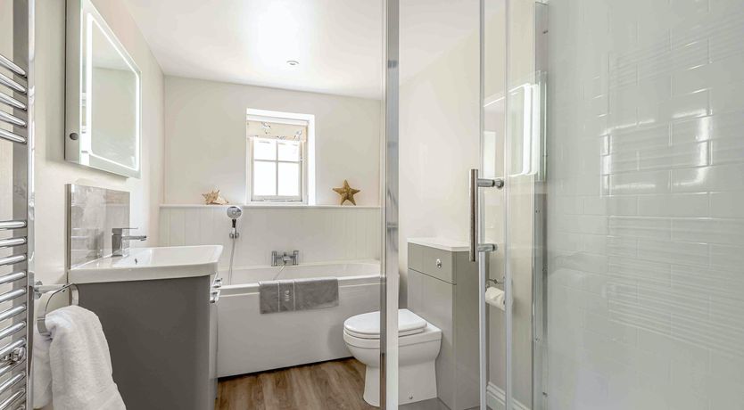 Photo of Harbour Breeze