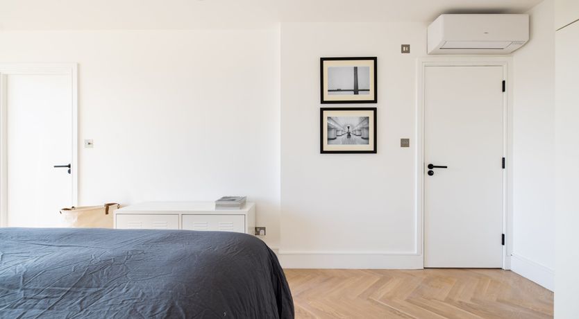 Photo of Nude Modern