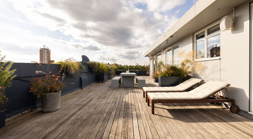 Photo of Nude Modern