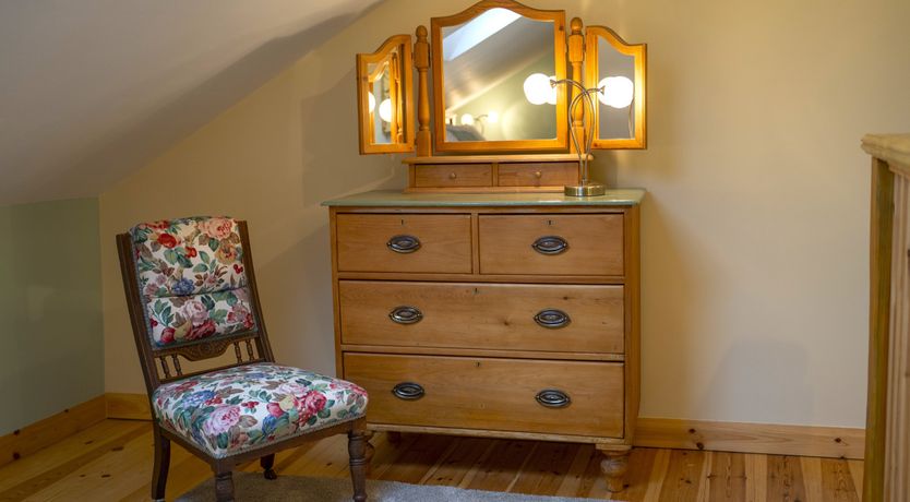 Photo of Quirky Cottage set in 4 acres