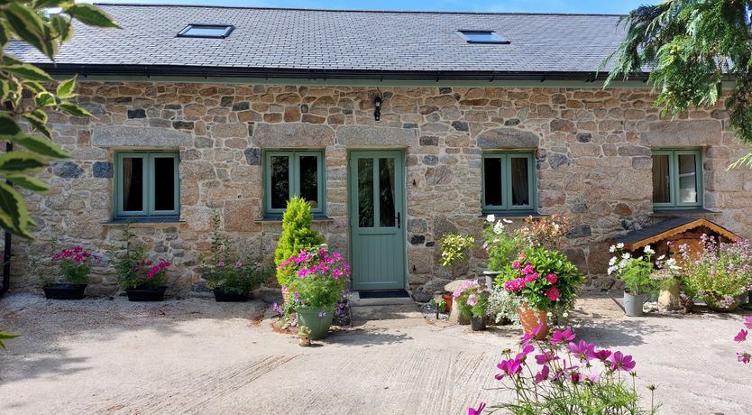 Photo of Quirky Cottage set in 4 acres