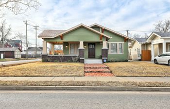 Centennial Charm Holiday Home