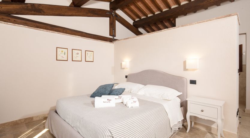 Photo of Ten Green Bottles