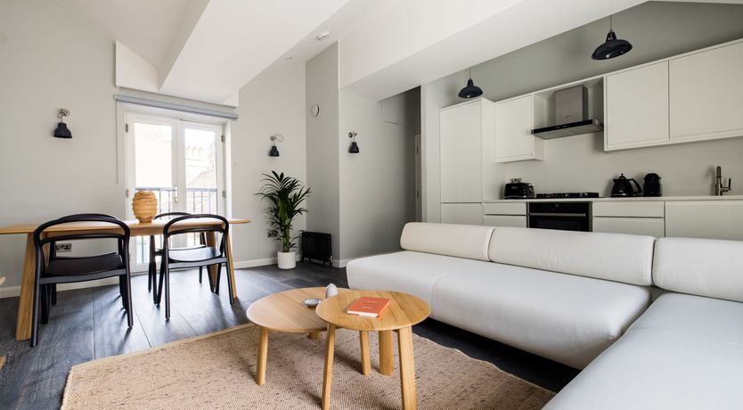 Photo of Here Comes The Night