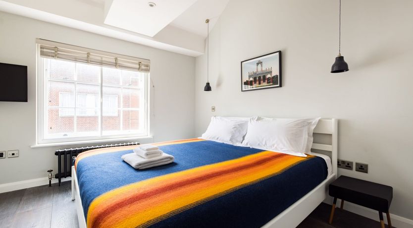 Photo of Here Comes The Night