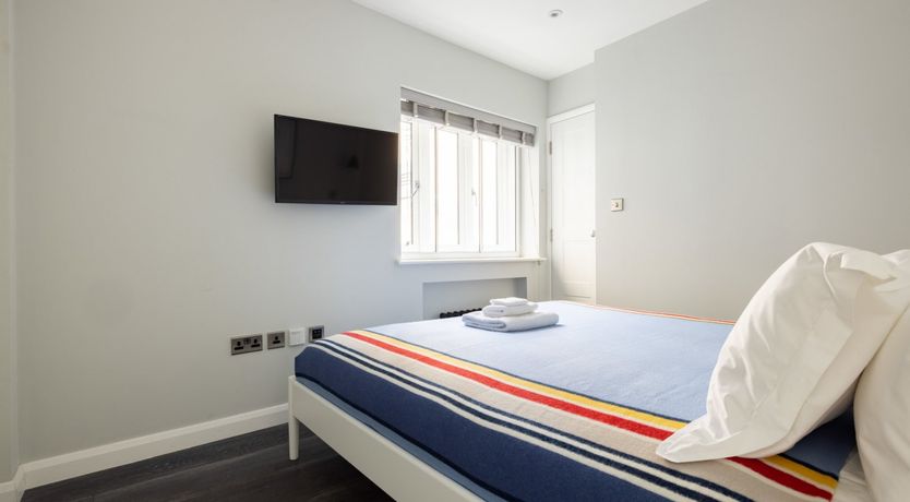 Photo of Here Comes The Night