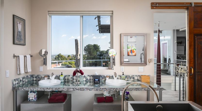 Photo of Looking Glass