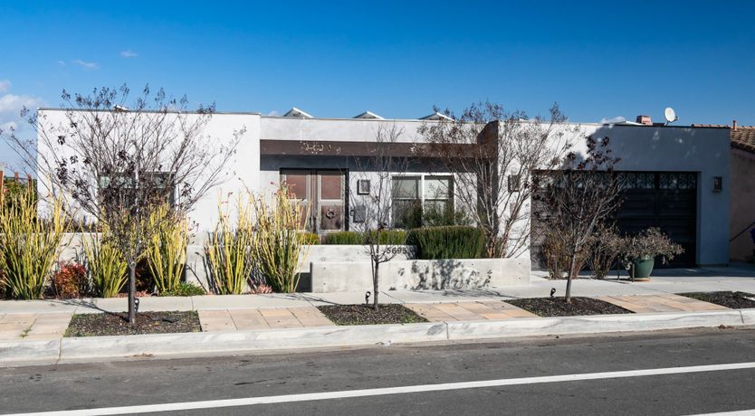 Photo of Looking Glass