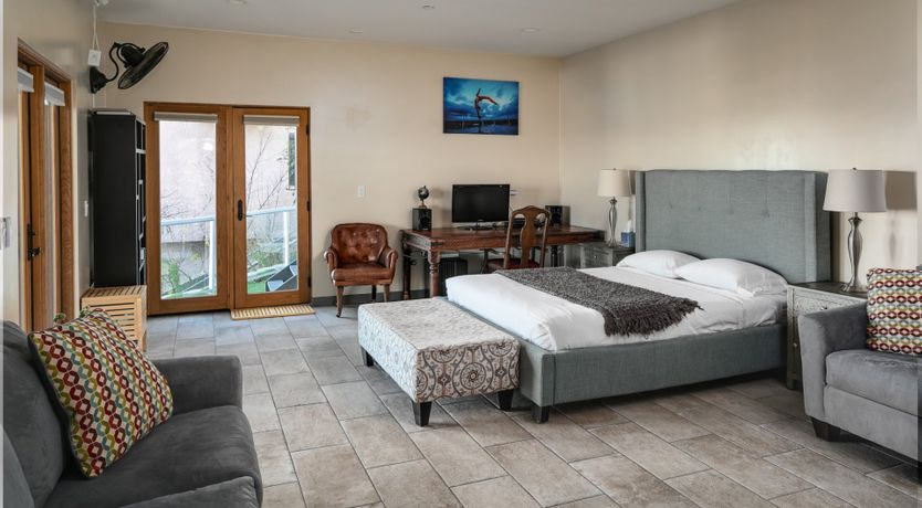 Photo of Looking Glass