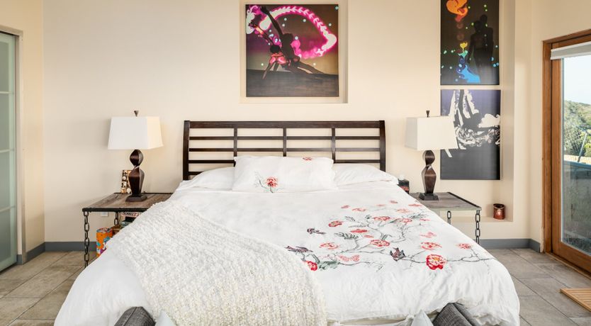 Photo of Looking Glass