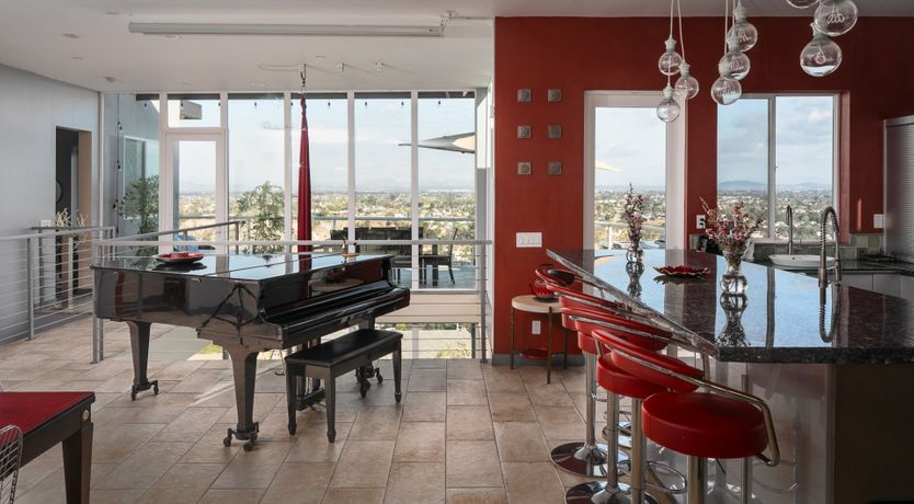 Photo of Looking Glass