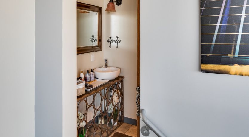 Photo of Looking Glass