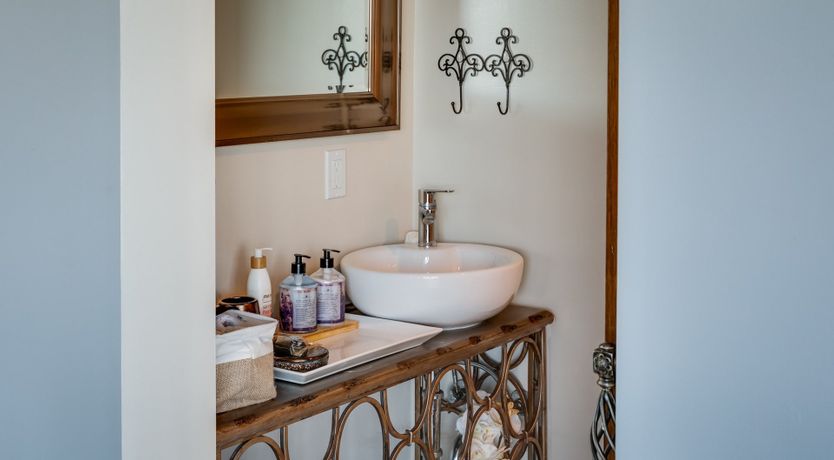 Photo of Looking Glass