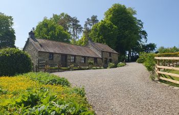 Ty Barcud Holiday Cottage