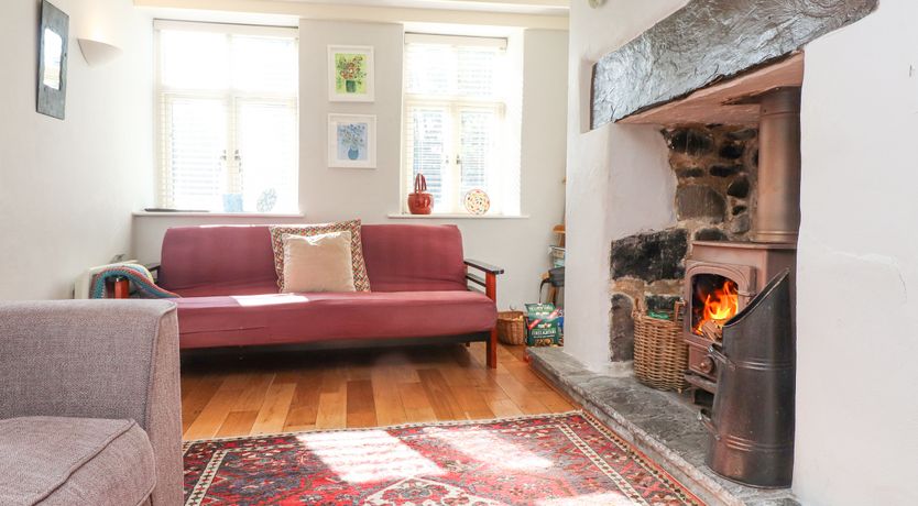 Photo of Fron Heulog