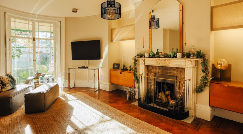 Photo of Little Orange Leaf