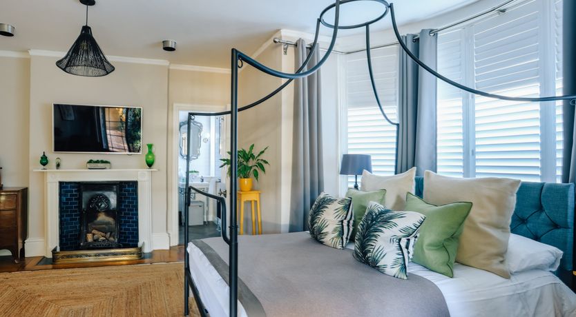 Photo of Little Orange Leaf