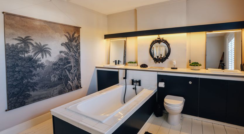 Photo of Little Orange Leaf