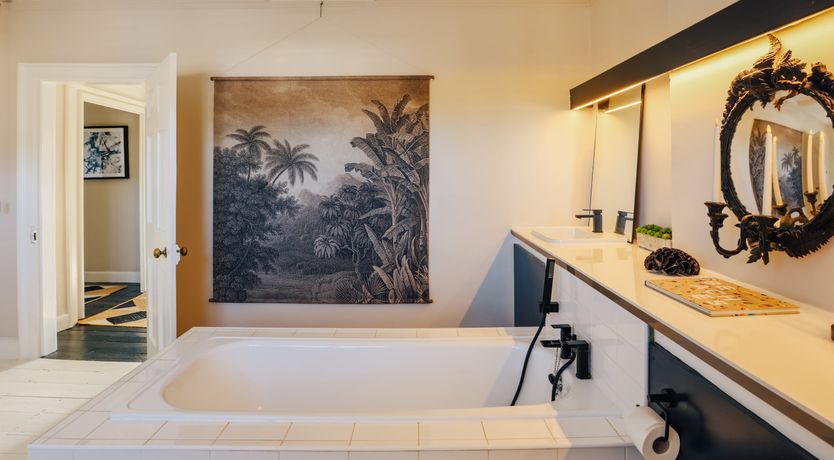 Photo of Little Orange Leaf