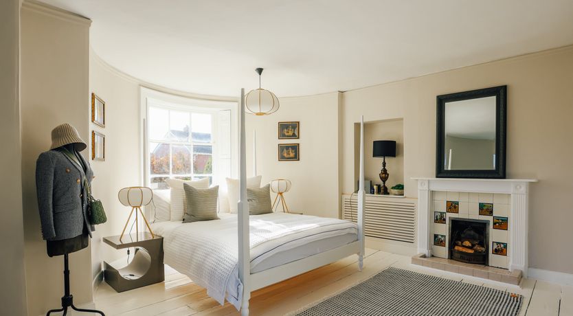 Photo of Little Orange Leaf