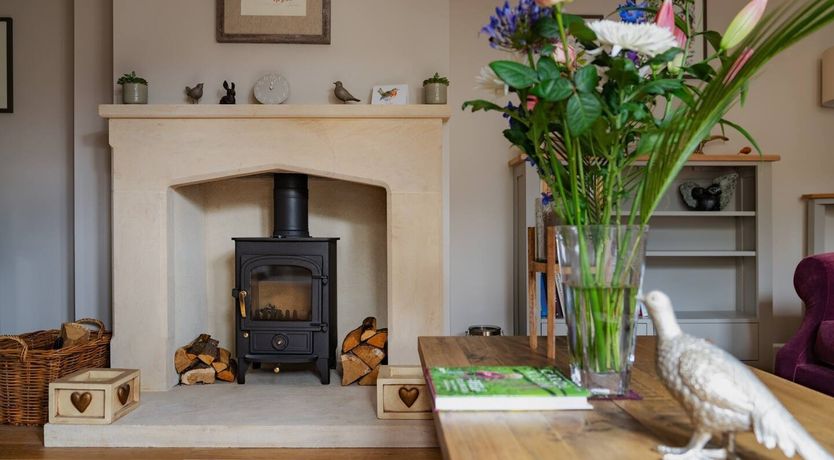 Photo of The Robins & The Roses