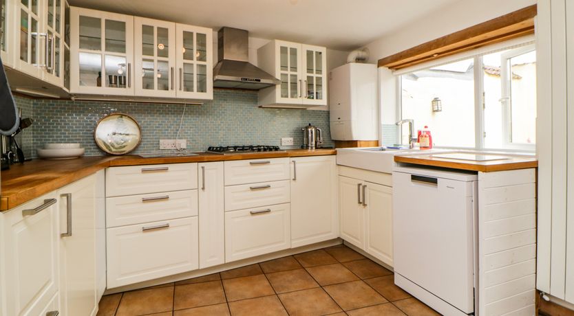 Photo of The Yellow House, 13 King Street