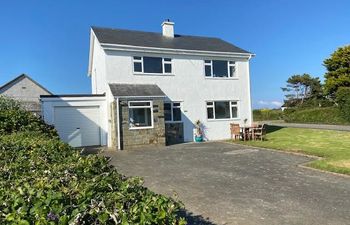 Deu Draeth Holiday Cottage