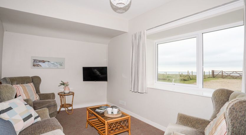 Photo of Ceiriad - 9 Ty'n Don